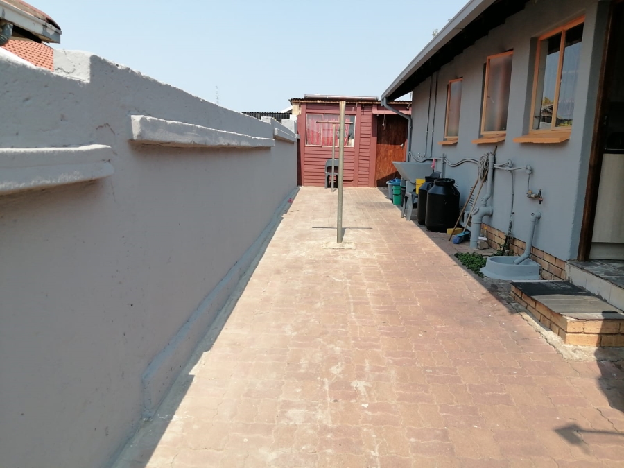3 Bedroom Property for Sale in Tlhabane West North West